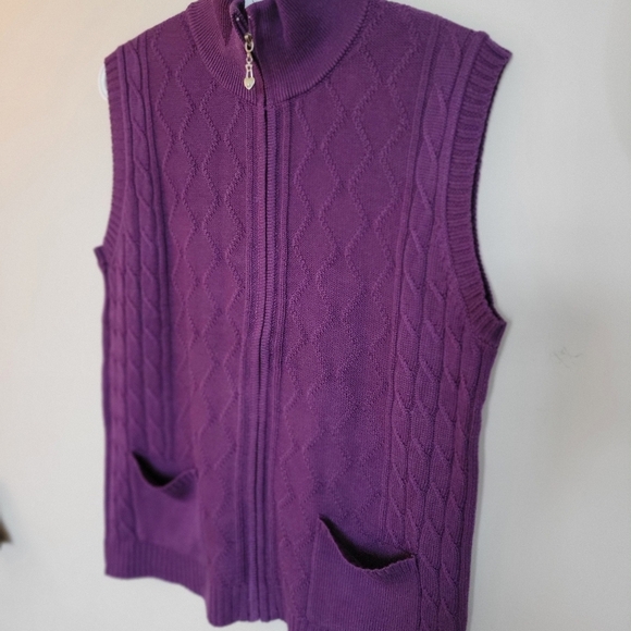 Moffi Front Full Zip Vest With Pockets L NWOT - Picture 3 of 9